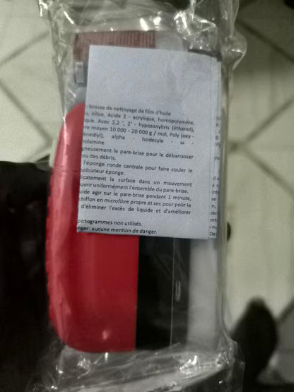 Cetka + sredstvo za ciscenje i zastitu stakla automobila