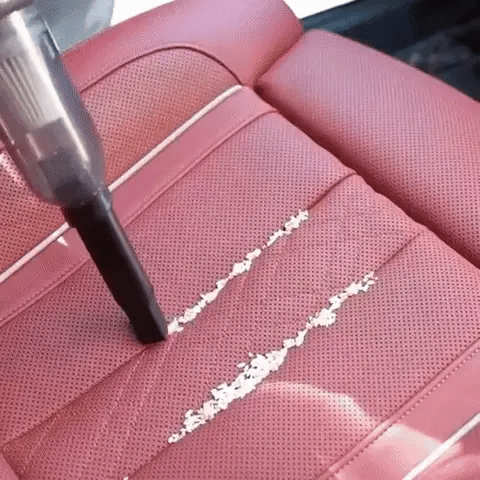 Mini usisivac za auto